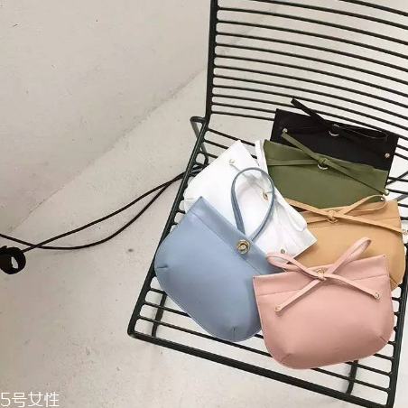 aiou是什么牌子？極簡風(fēng)個性包袋