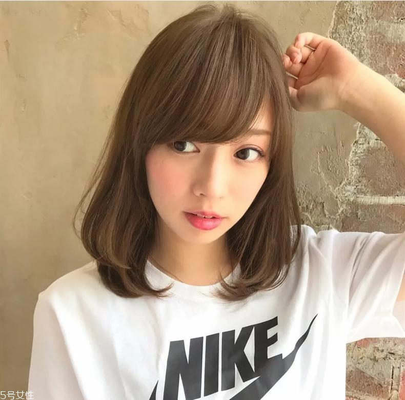 齊肩發(fā)型2018歐美 中西合璧的時尚發(fā)型 齊肩發(fā)型2018歐美 中西合璧的時尚發(fā)型