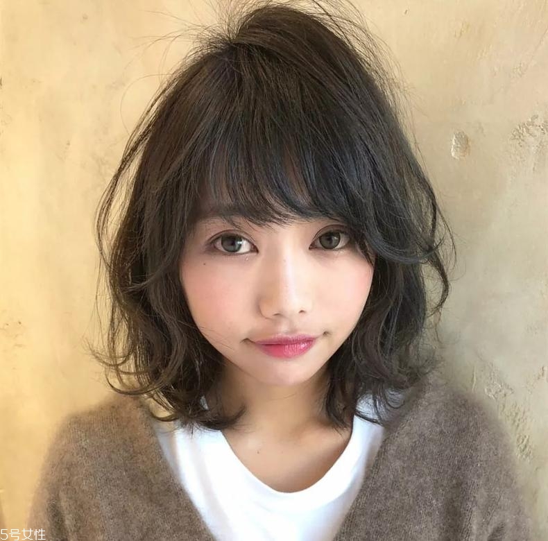 齊肩發(fā)型2018歐美 中西合璧的時尚發(fā)型 齊肩發(fā)型2018歐美 中西合璧的時尚發(fā)型