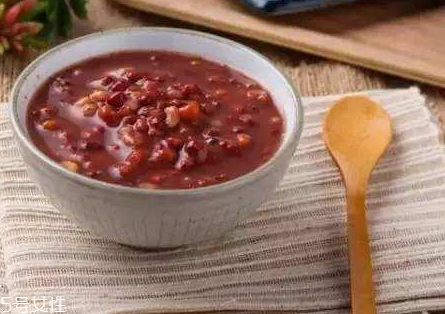 芡實能和薏米一起煮嗎 可以同食 芡實能和薏米一起煮嗎 可以同食