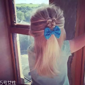 八字劉海怎么弄才好看 可愛(ài)軟萌的小女孩發(fā)型綁扎方法 八字劉海怎么弄才好看 可愛(ài)軟萌的小女孩發(fā)型綁扎方法