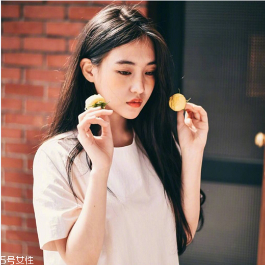 齊肩直發(fā)怎么扎好看 凸顯女神清純 齊肩直發(fā)怎么扎好看 凸顯女神清純