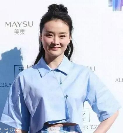 丸子頭適合什么臉型 一秒扎成的超美丸子頭 丸子頭適合什么臉型 一秒扎成的超美丸子頭