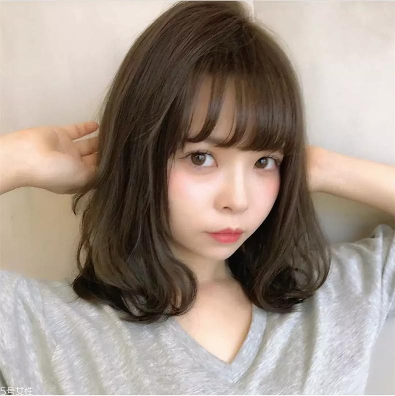 齊肩發(fā)型2018歐美 中西合璧的時尚發(fā)型 齊肩發(fā)型2018歐美 中西合璧的時尚發(fā)型