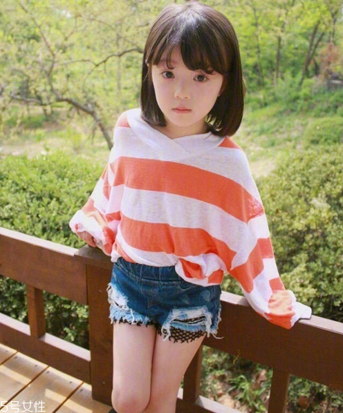 八字劉海怎么弄才好看 可愛(ài)軟萌的小女孩發(fā)型綁扎方法 八字劉海怎么弄才好看 可愛(ài)軟萌的小女孩發(fā)型綁扎方法