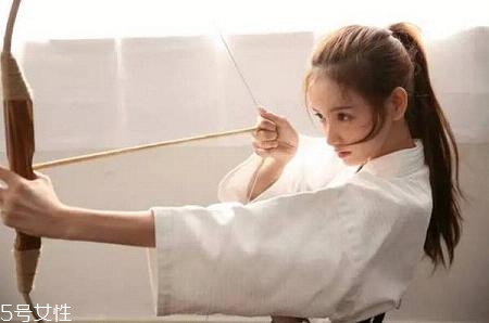 丸子頭適合什么臉型 一秒扎成的超美丸子頭 丸子頭適合什么臉型 一秒扎成的超美丸子頭