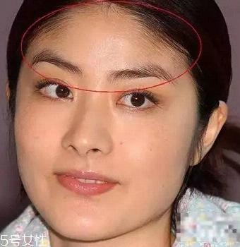 丸子頭適合什么臉型 一秒扎成的超美丸子頭 丸子頭適合什么臉型 一秒扎成的超美丸子頭