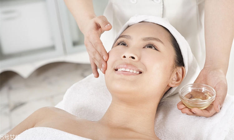 面膜有沒(méi)有正反面？你遲早要用到的面膜冷知識(shí)