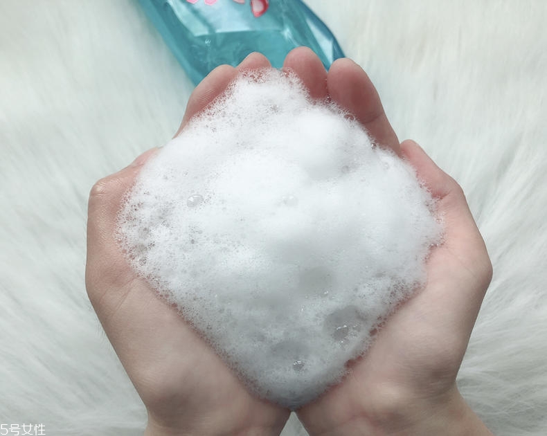 清揚(yáng)0硅油洗發(fā)水好用嗎？自帶高級(jí)感香調(diào)