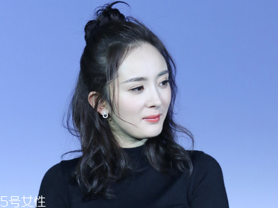 韓國(guó)發(fā)帶怎么帶好看 韓國(guó)發(fā)帶的系法圖解 韓國(guó)發(fā)帶怎么帶好看 韓國(guó)發(fā)帶的系法圖解