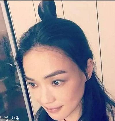 丸子頭適合什么臉型 一秒扎成的超美丸子頭 丸子頭適合什么臉型 一秒扎成的超美丸子頭