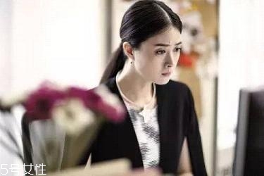 丸子頭適合什么臉型 一秒扎成的超美丸子頭 丸子頭適合什么臉型 一秒扎成的超美丸子頭