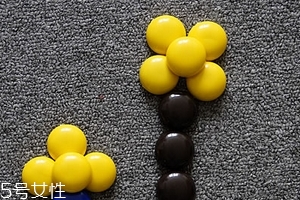 蝦青素是什么顏色？一般是紅色