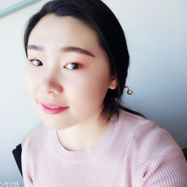 愛(ài)麗小屋四色眼影2號(hào)色試色 愛(ài)麗小屋明星產(chǎn)品