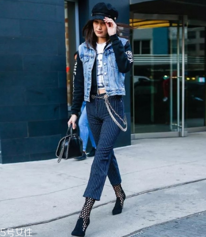 馬甲里面配什么衣服好看？換季疊搭全靠它