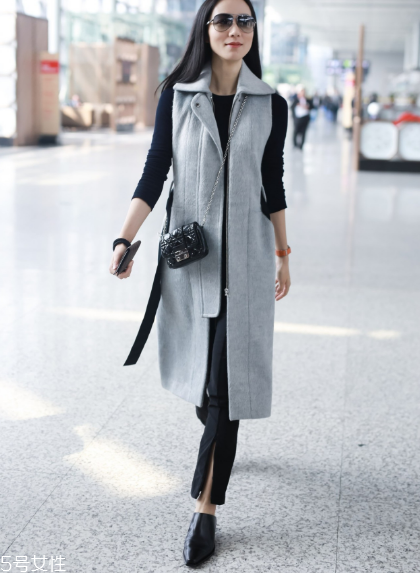 馬甲里面配什么衣服好看？換季疊搭全靠它