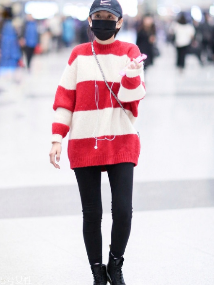 條紋毛衣怎么搭配？營造浪漫少女感