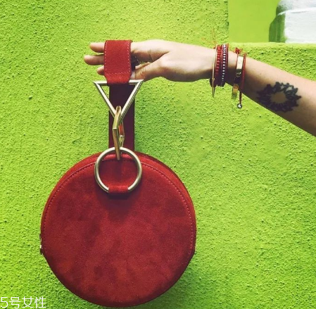 tara zadeh是什么牌子？背出與眾不同的風(fēng)采