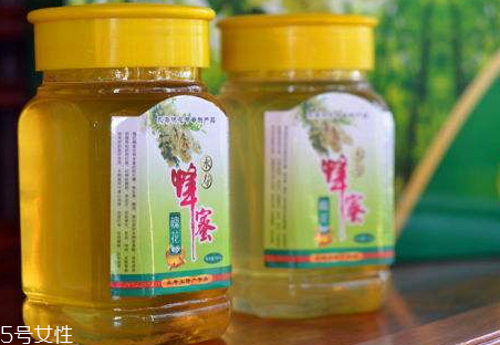 槐花蜜多少錢一斤 價格受多種因素影響 槐花蜜多少錢一斤 價格受多種因素影響