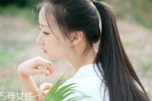 臉上出現(xiàn)三八紋怎么去除 抗老要提前 臉上出現(xiàn)三八紋怎么去除 抗老要提前