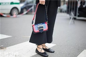 芭蕾舞鞋怎么搭配？這樣穿顯瘦又時(shí)髦