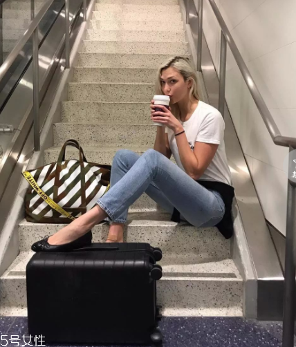 芭蕾舞鞋怎么搭配？這樣穿顯瘦又時(shí)髦