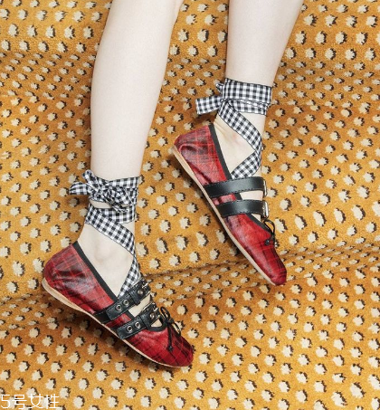 芭蕾舞鞋怎么搭配？這樣穿顯瘦又時(shí)髦