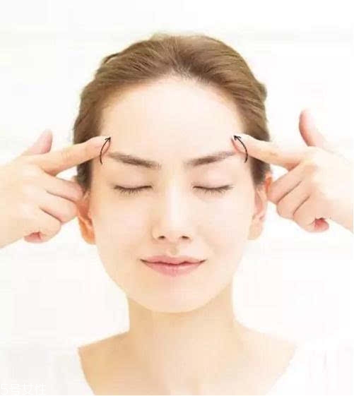 臉上出現(xiàn)三八紋怎么去除 抗老要提前 臉上出現(xiàn)三八紋怎么去除 抗老要提前