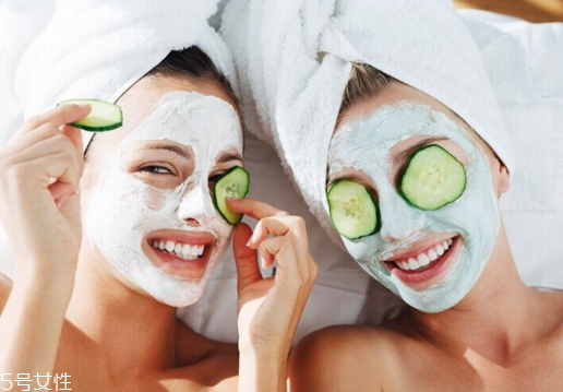 敷面膜后皮膚緊繃怎么回事 正確敷面膜防止臉部緊繃 敷面膜后皮膚緊繃怎么回事 正確敷面膜防止臉部緊繃