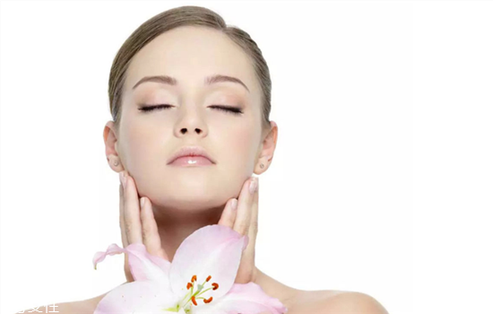 橄欖油擦臉會(huì)變黑嗎 護(hù)膚小貼士