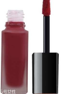 香奈兒印記唇釉154是啞光嗎？美到窒息的色號