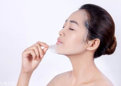 敷面膜后皮膚緊繃怎么回事 正確敷面膜防止臉部緊繃 敷面膜后皮膚緊繃怎么回事 正確敷面膜防止臉部緊繃