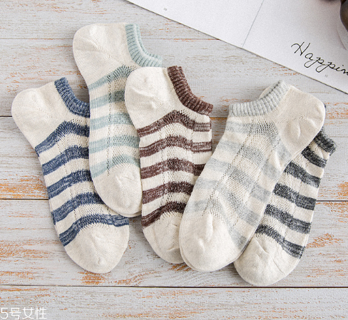 襪子上的lr是什么意思？穿襪子要看清