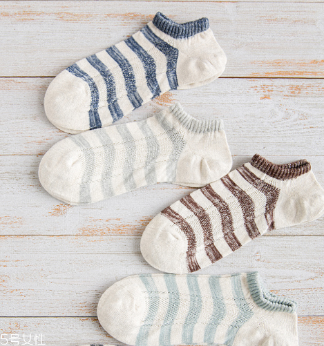 襪子上的lr是什么意思？穿襪子要看清