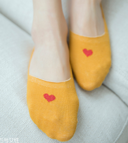 襪子老是往下掉怎么辦？這樣做就能解決