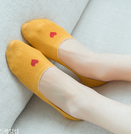 襪子粘有頭發(fā)怎么辦？巧妙利用身邊物品