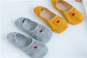 襪子粘有頭發(fā)怎么辦？巧妙利用身邊物品