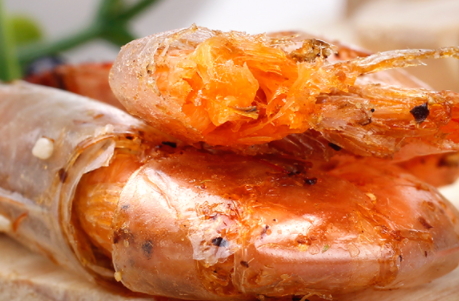 蝦紅素在蝦的什么部位？下次吃蝦不要扔掉它