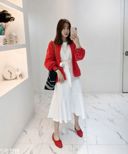 連衣裙配什么外套？讓你甜美又減齡