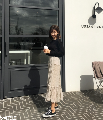 長袖t恤怎么搭配？屬于你的最佳出門穿搭