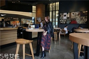 紅色連衣裙搭配什么外套？最時尚氣質的穿搭