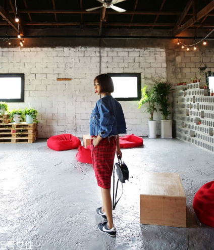 紅色連衣裙搭配什么外套？最時尚氣質的穿搭