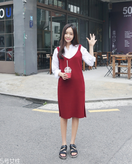 紅色連衣裙搭配什么外套？最時尚氣質的穿搭