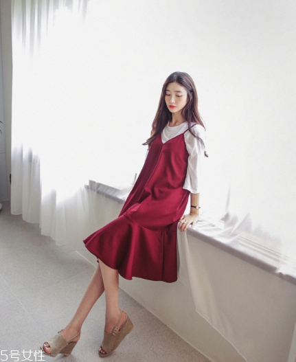 紅色連衣裙搭配什么外套？最時尚氣質的穿搭