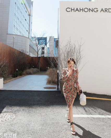 連衣裙搭配什么鞋子好看？處處散發(fā)迷人氣質(zhì)