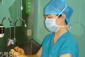 麻藥前多久不能吃東西？