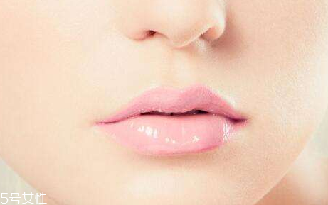 裸色口紅適合什么人用 少女系裸唇妝畫法技巧 裸色口紅適合什么人用 少女系裸唇妝畫法技巧