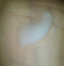 珍珠美人睡眠面膜評(píng)測(cè) 將珍珠面膜敷在臉上 珍珠美人睡眠面膜評(píng)測(cè) 將珍珠面膜敷在臉上