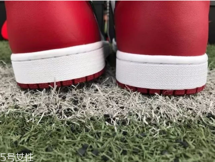 aj 1黑腳趾真假對比 aj1黑腳趾真品原來這樣鑒定 aj 1黑腳趾真假對比 aj1黑腳趾真品原來這樣鑒定