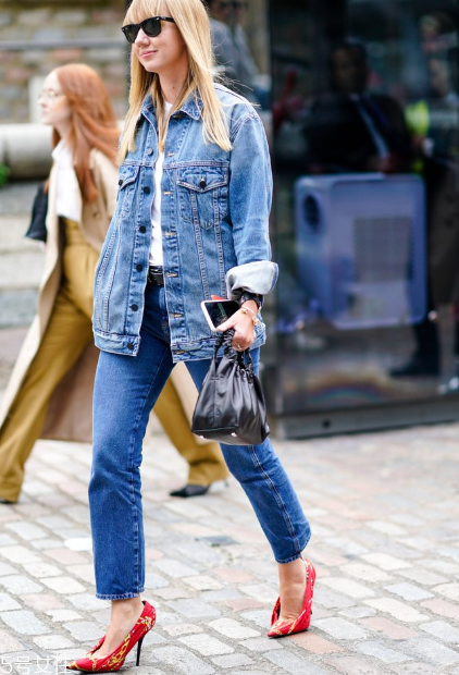 牛仔夾克怎么搭配？照著穿你就贏了